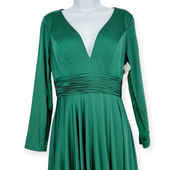 IEENA FOR‎ MAC DUGGAL Long Sleeve Ruched Waist A-Line Gown Style #55245 - size 6 - Picture 7 of 11